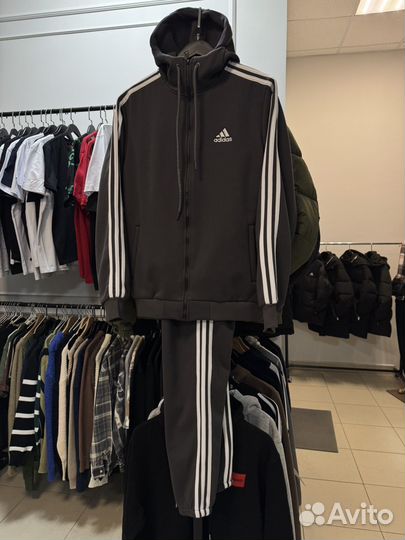 Костюм Adidas спортивный