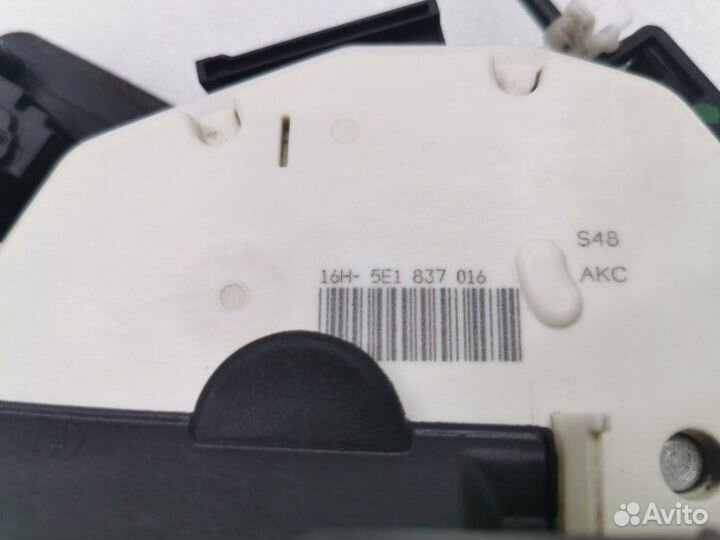 Замок боковой двери передний правый Skoda Octavia