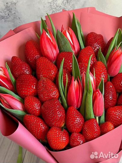 Букет из клубники в шоколаде коробочка Жулебино