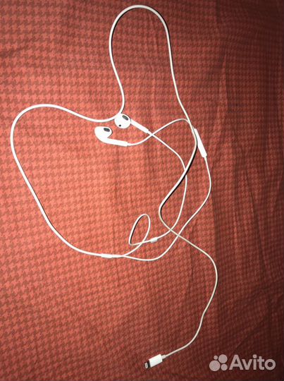 Наушники apple earpods lightning проводные