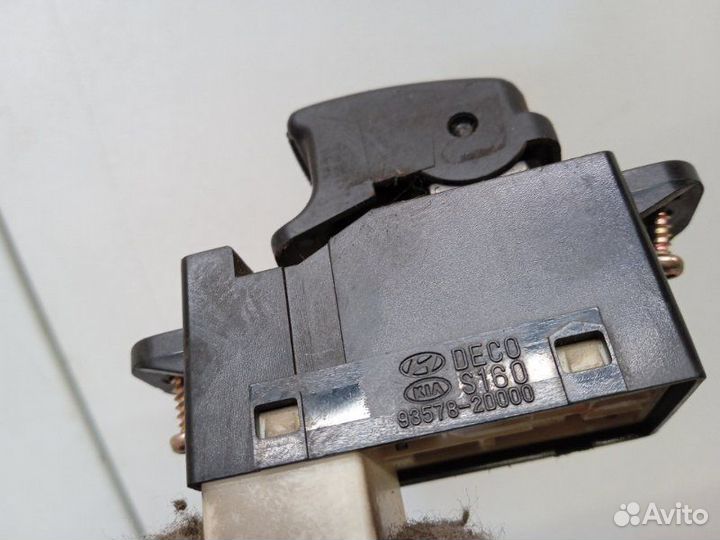 Кнопка стеклоподъемника Kia Rio 1 1.5 2004