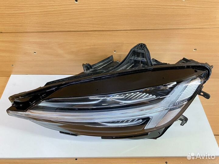 Фара левая volvo V60 /S60 3 LED