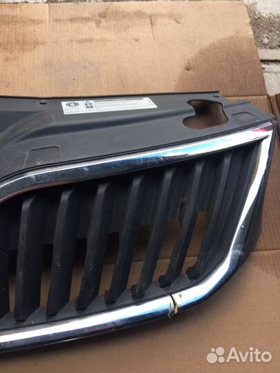 Решетка радиатора Skoda Rapid (1760)