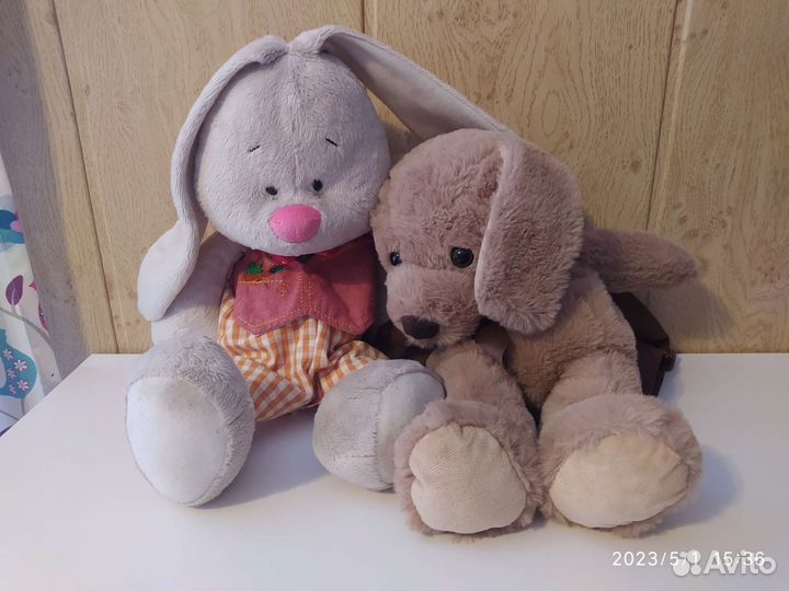 Зайцы-рюкзачки из-под конфет