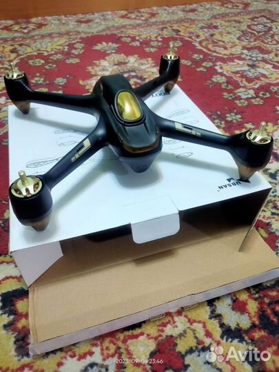 Квадрокоптер hubsan h501s