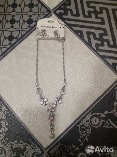 Колье и серьги