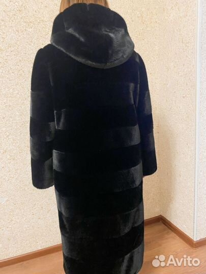 Искусственная шуба длинная черная