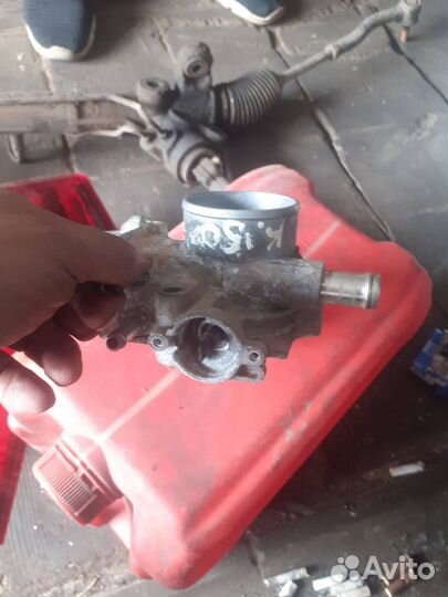 Дроссельная заслонка Toyota Corolla 150