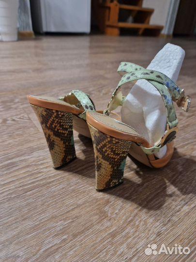 Босоножки женские 38 размер