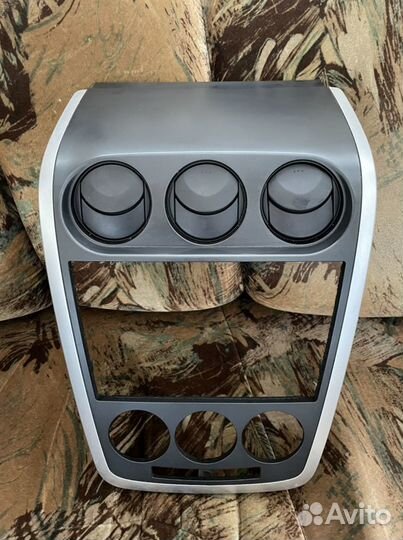 Накладка центральная в торпедо Mazda CX-7