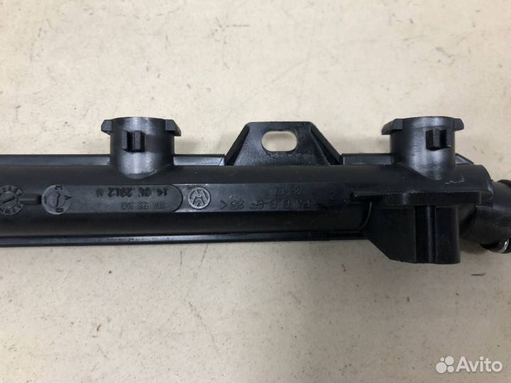 Рейка топливная рампа Volkswagen Polo Sed RUS 2011