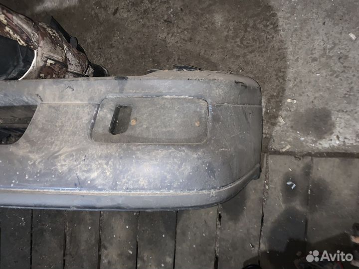 Бампер передний Nissan Primera p10