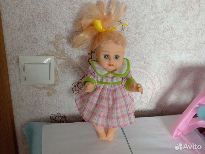 Столик для кормления вместе с куклой