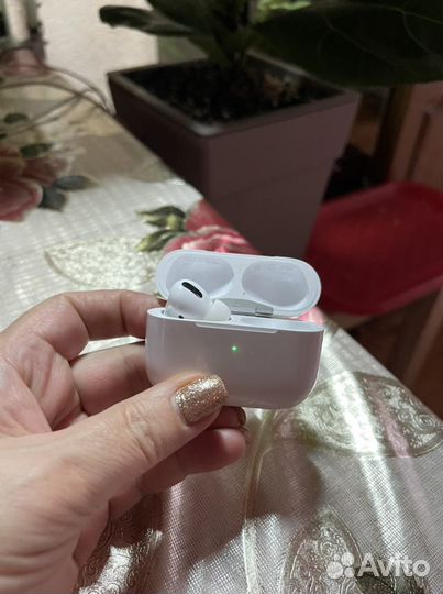 Наушник airpods pro
