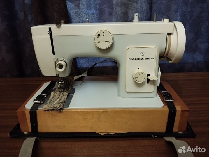 Швейная машина Чайка 132м