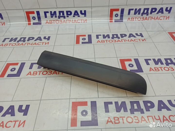 Накладка двери багажника LADA Largus 8200490254