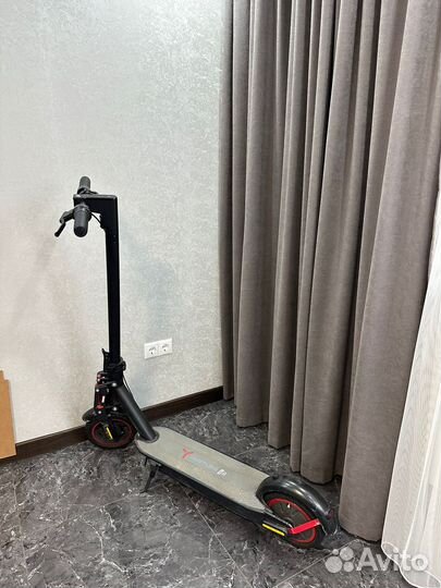 Продам Электросамокат Yokamura i8 monorim