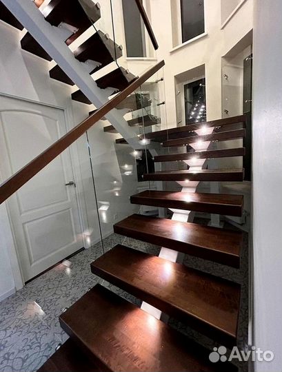 Лестница на металлокаркасе / изготовление лестниц