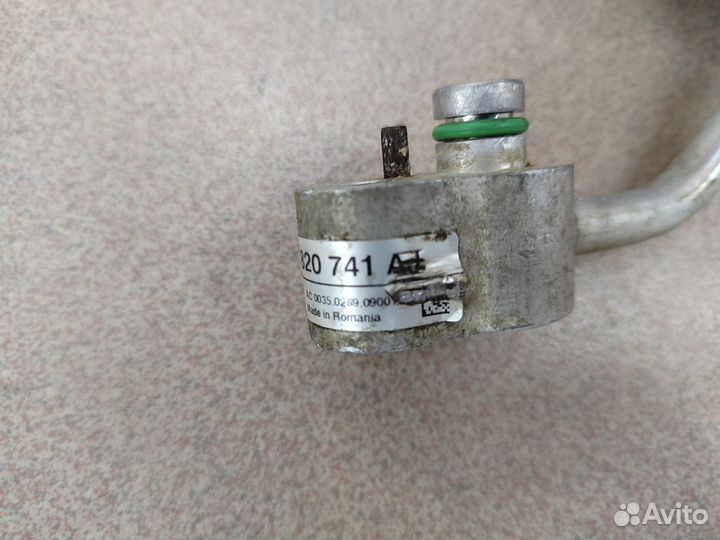 Трубка кондиционера VW Passat B7 1,4 3C0820741AJ