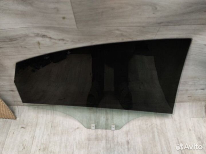 Стекло двери заднее левое Hyundai Solaris седан