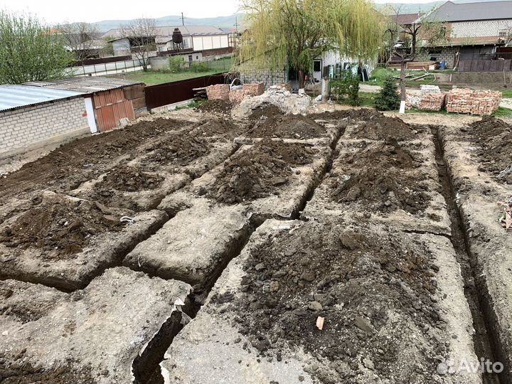 Мини-экскаватор