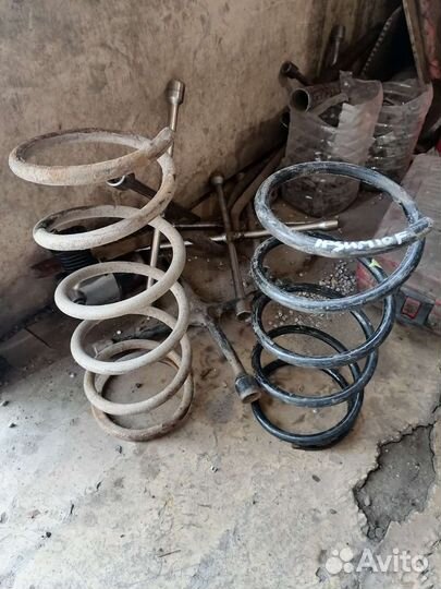 Пружина. Toyota nadia. Ipsum