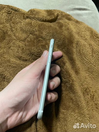 iPhone SE (2020), 64 ГБ