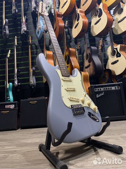 Электрогитара Fender стиль серая стратокастер