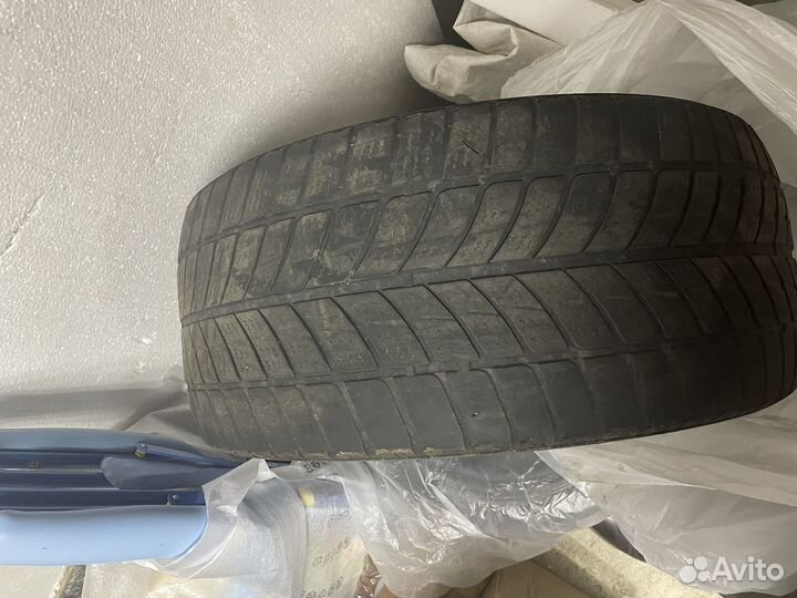 Kumho 846 275/40 R20