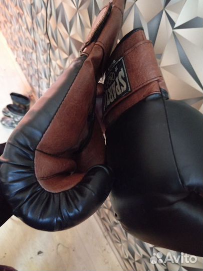 Боксерские перчатки