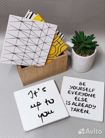 Набор подставок под чашку Красный куб