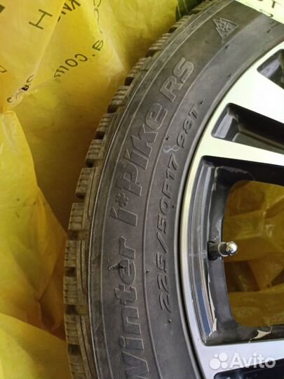 Hankook Winter I'Pike 225/50 R17