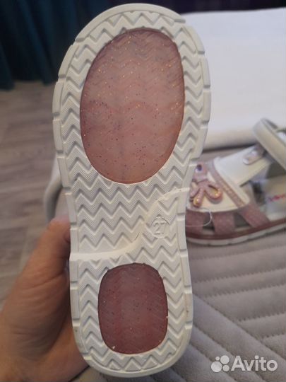 Новые сандали для девочки