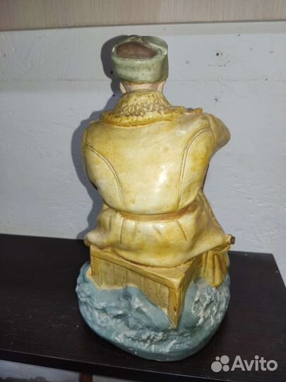 Советская гипсовая статуэтка