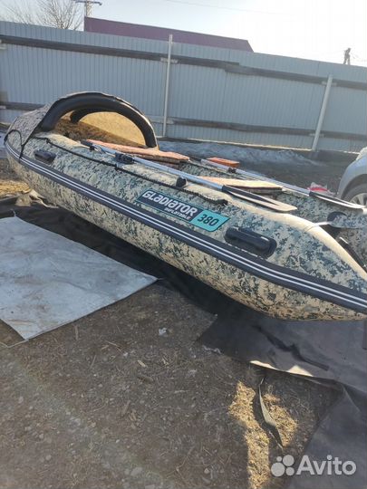 Лодка Гладиатор 380
