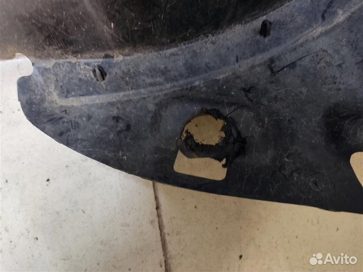 Подкрылок передний правый Mercedes Benz ML W164 2