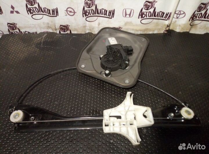 Стеклоподъемник задний левый Skoda Fabia 2011