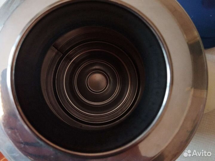 Термос с крышкой