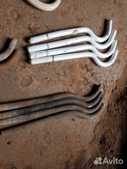 Кронштейны-крючки для радиаторов отопления