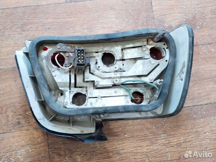 Задняя фара правая BMW E36-444-1902R