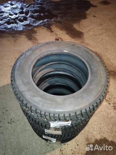 Hankook Winter I'Pike RS2 W429 215/65 R16 102T