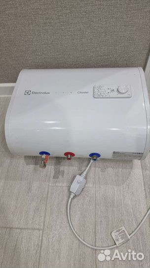 Водонагреватель Electrolux EWH 30 Citadel H