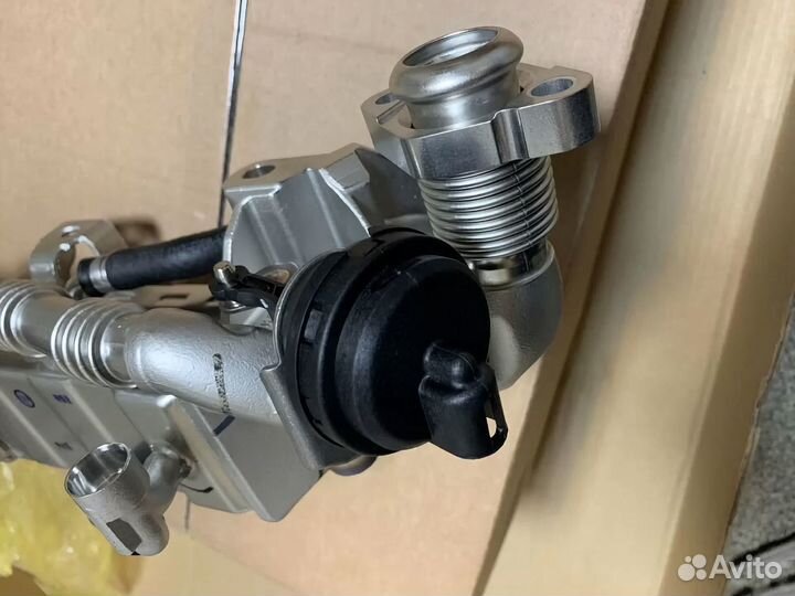 Оригинальный радиатор охладителя BMW 11717823210