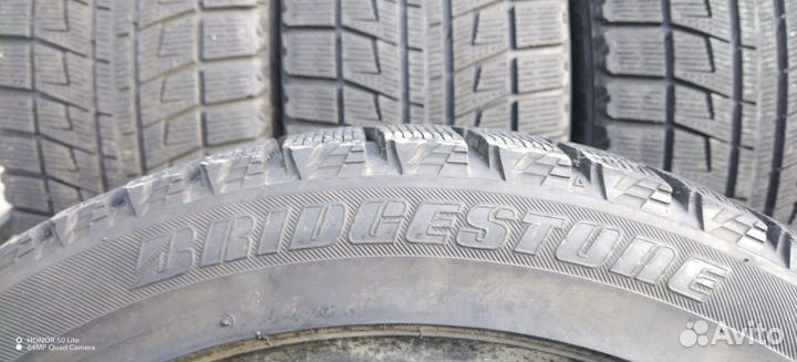 Bridgestone Blizzak Revo2 235/45 R17