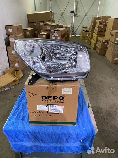 Фара правая Тойота рав4 Toyota RAV4
