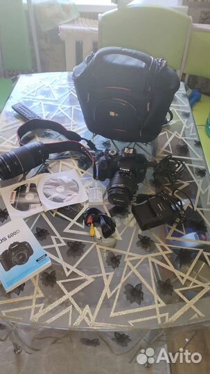 Зеркальный фотоаппарат Canon EOS 600d