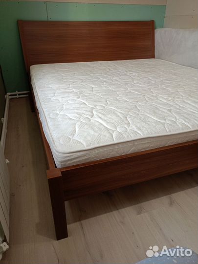 Кровать двухспальная с матрасом 180 200 бу