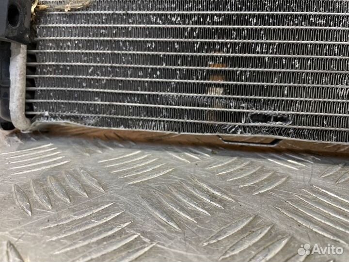 Радиатор основной Land Rover Discovery 5 3.0L 24V