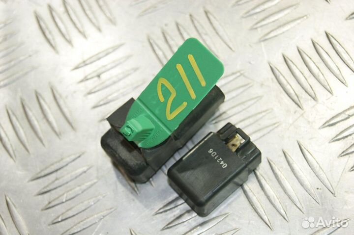 Реле Suzuki GSF 250 Bandit, J705