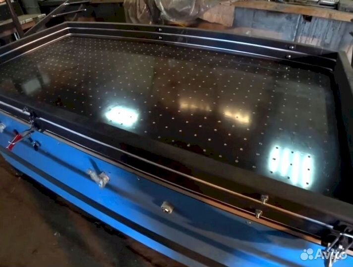 Вакуумно-формовочный станок